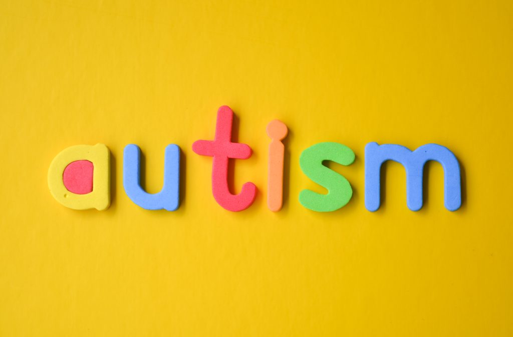 Was ist Autismus? Ursachen, Symptome und Arten